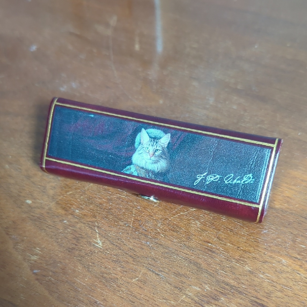 Elegant Cat-Themed Leather Lipstick Holder